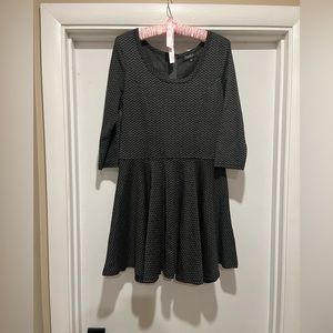 Papillon, size large herringbone grey/black dress.